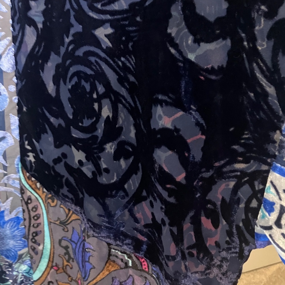 Soft Surroundings Purple and Black Velvet Kimono - Picture 4 of 8